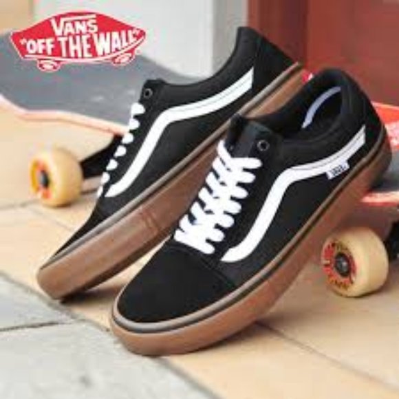 vans black white medium gum